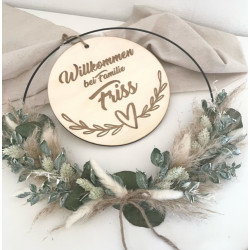 Türschild mit Trockenblumen